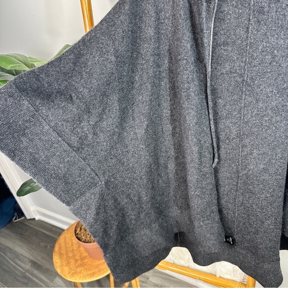 Christopher Fischer Cashmere Grey Hooded Short Sleeve Cardigan sz XS/S - Picture 3 of 8